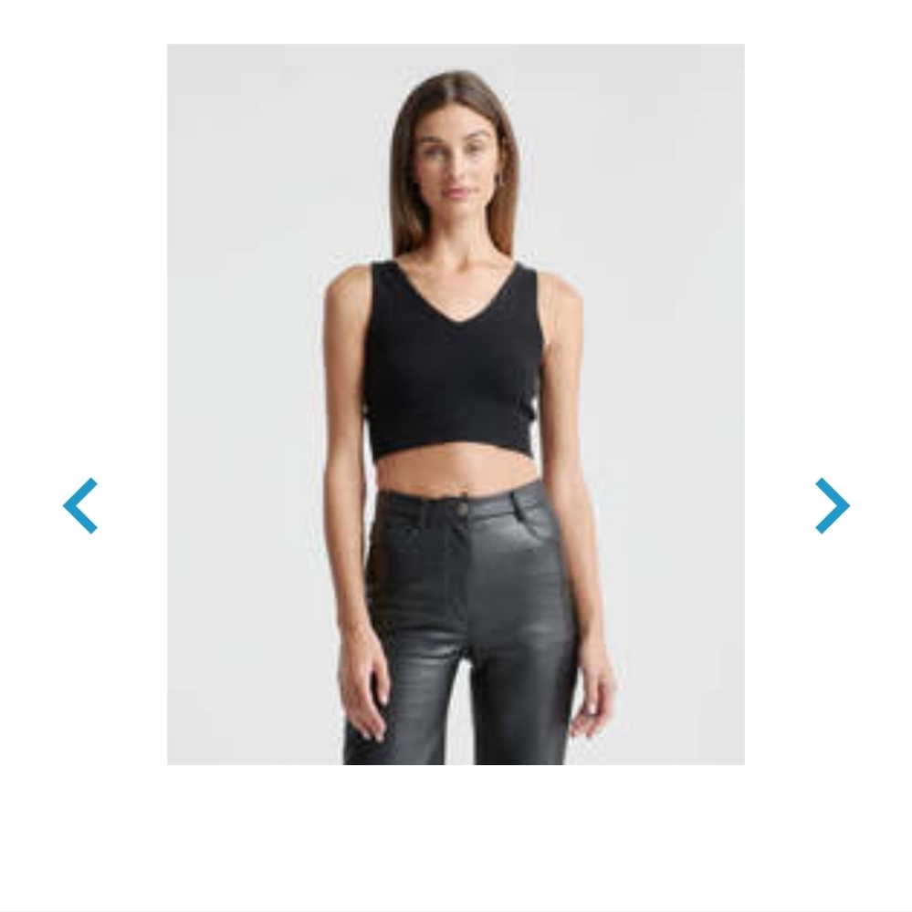 Quince Black Cropped V-Neck Tank Top